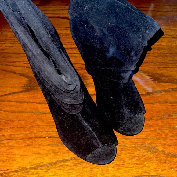 Black suede wedge booties NWOT - Picture 2 of 4